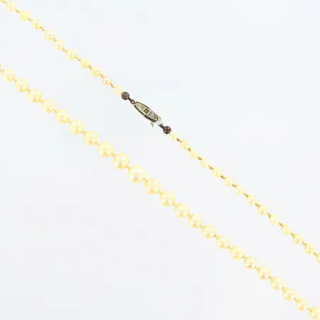 Pärlcollier ca59cm 83 doserade odlade pärlor ca 4-7,5mm, lås i vitguld 18K