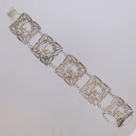 Armband, längd 20mm, bredd 30mm, bucklor, skador, 925/1000 silver Vikt: 27,9 g