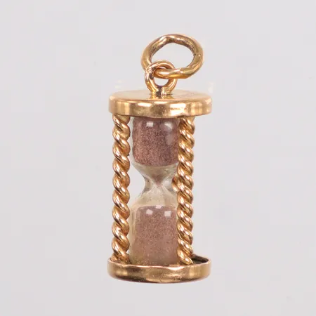 Hänge timglas längd 2,7cm bredd 10,6mm 18K Vikt: 4 g