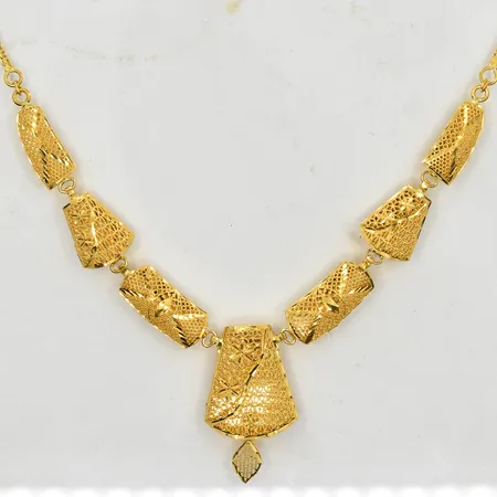 Collier filigran längd 46-49 vm, bredd 2-35 mm, 21K. Vikt: 17,3 g
