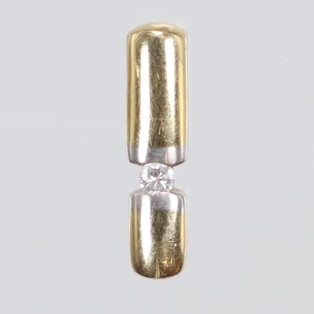 Hänge med diamant 1xca0,03ct 3x13mm GHA 18K Vikt: 0,8 g