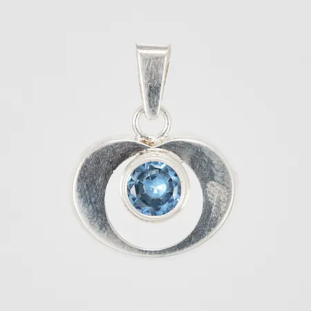 Hänge med blå sten Salovaara längd ca 1,7cm bredd ca 14mm 925/1000 silver Vikt: 0,9 g