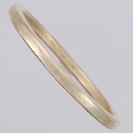 Armring, innermått ca 20cm, bredd 6mm, ojämnheter, Stockholm 2003, silver 925/1000 Vikt: 73,2 g