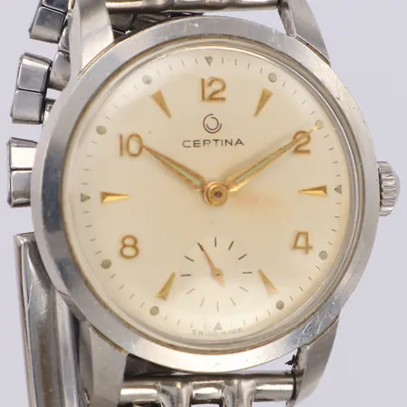 Armbandsur Certina, stål, manuell, 34mm, boettnr 81103 3244379, liten sekundvisare, 1950-tal, graverad boett, smärre repor på plexiglas och boett, trasigt stålarmband ej original, inga tillbehör.