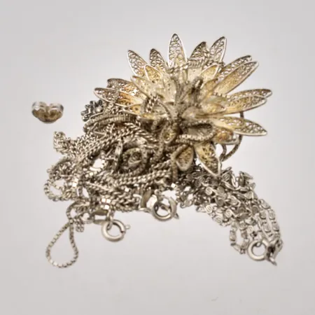 Diverse defekt silver, 830/1000, 23,35g.