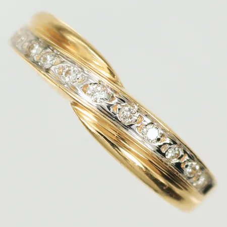 Ring tvåfärgad med diamanter totalt 0,10ct, stl 17½ bredd ca2-5mm, 18K, 2,5g