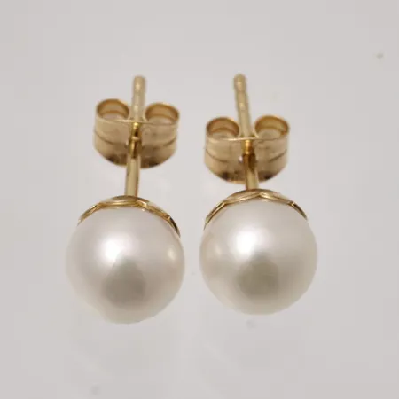 Örhängen mått Ø6,5mm, odlade pärlor, 18K guld, 1,44g.