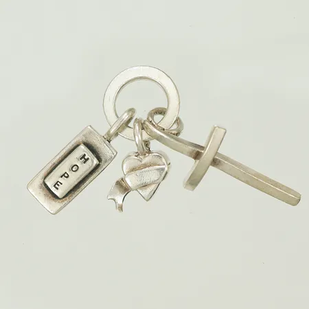 Hänge Tro, hopp och kärlek Efva Attling, 35xca25mm, Silver 925/1000 Vikt: 6,1 g