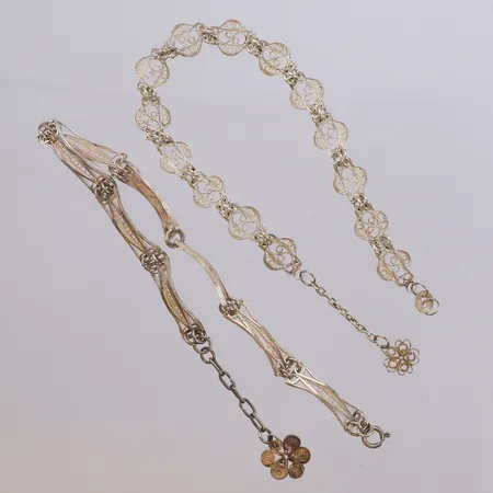 2 Armband, längd 19cm, ett saknar lås, 800/1000 silver Vikt: 14,8 g