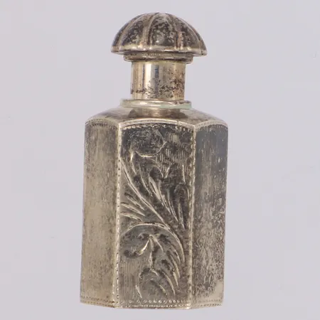 Miniatyrflaska med skruvkork, höjd 40mm, 925/1000 silver Vikt: 13 g