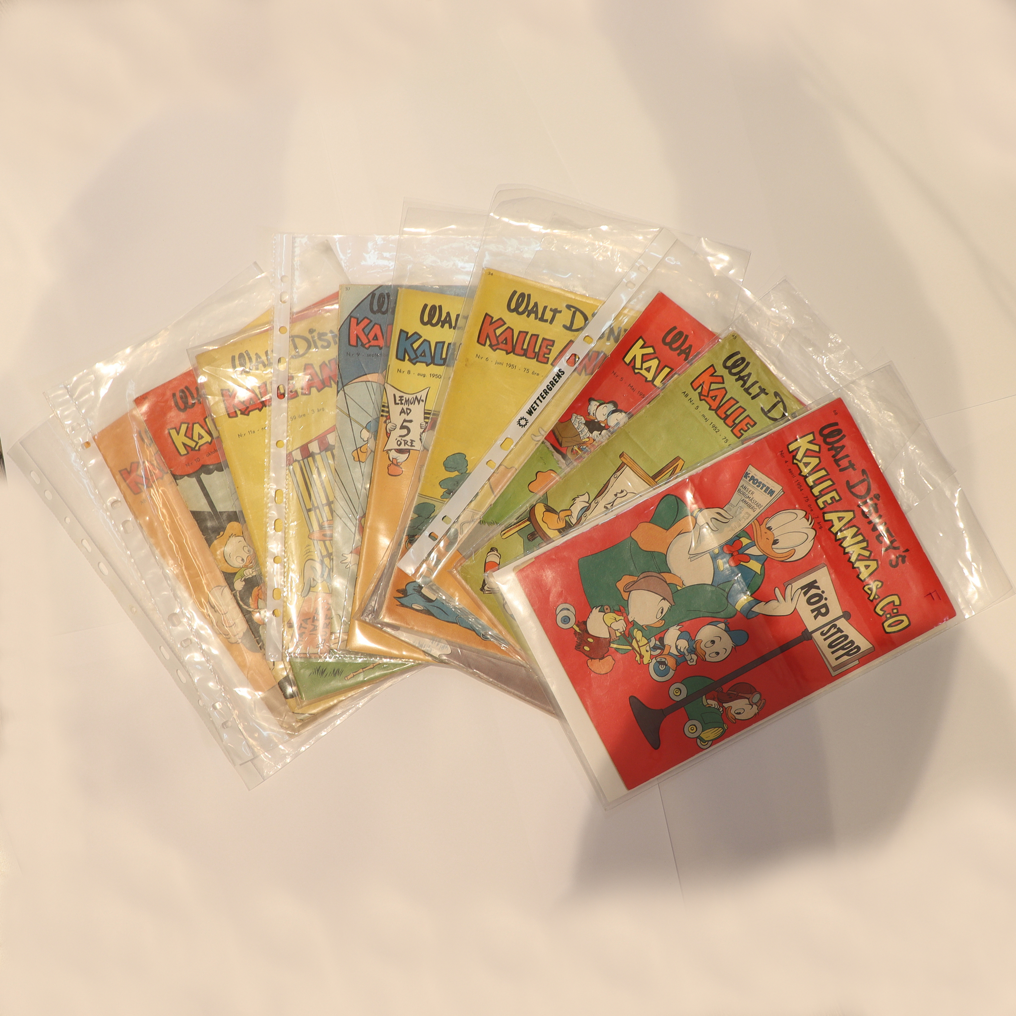 10st Kalle Anka & Co tidningar, nr 4, 5, 6, 8, 9, 10, 11, år 1950-1954, slitage, delvis klotter med blyerts