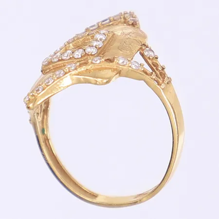 Ring med vita stenar stl: 17½ bredd 2-22mm defekt 21K Vikt: 3,1 g