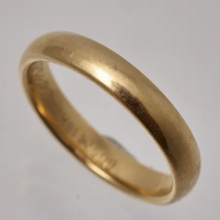 Ring stl:16¼ bredd 3,5mm, personlig gravyr, 18K, 3,91g Vikt: 3,9 g