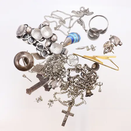 Diverse silver, delvis defekt, silver Vikt: 99,2 g