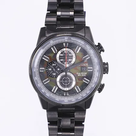 Herrur Citizen EcoDrive Nighthawk Ø42mm, quartz (solcell), kronograf, datum, svart PVD-behandlat stål, camouflagefärgad urtavla, ref. CA0805-53X, cal. B612-S128277, serienummer 292050103, svart PVD-behandlad stållänk ca 17cm, box, ej ifyllt cert, nyskick