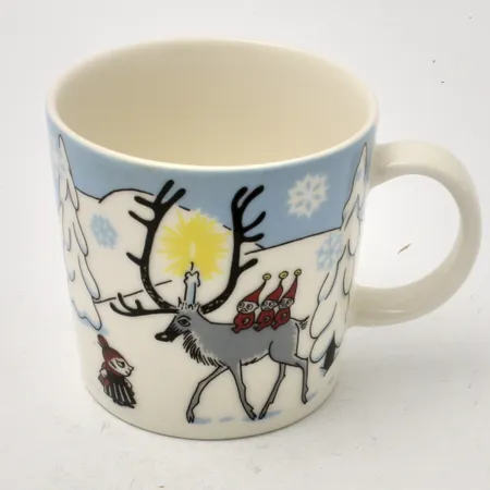 Muminmugg, Vinterskog, år 2012, Arabia, Finland, porslin, höjd 8cm, Ø8cm, 30cl, märkt CR0412. Skickas med paket. Skickas med paket.