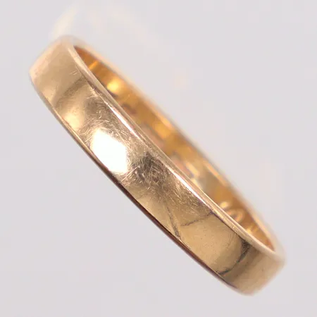 Ring slät stl 20¼, gravyr, 18K Vikt: 4,8 g