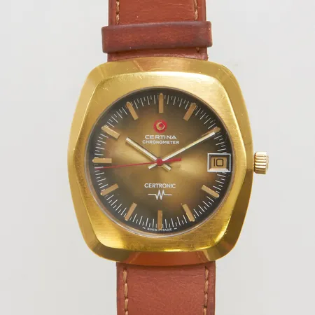 Herrur Certina Chronometer Certronic quartz, förgyllt stål, 37x38mm, datum, boettnr: 8106006 9227476, läderband ej original, mindre nagg, defekt krona, servicebehov, behov av batteribyte, inga tillbehör