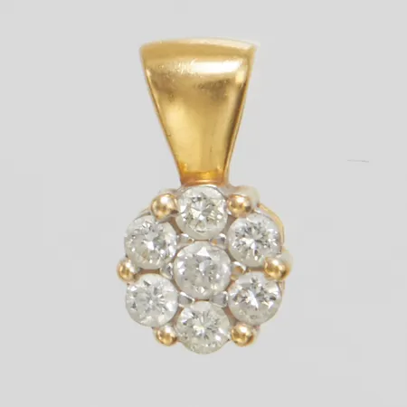 Hänge med diamanter 7 x ca 0,02ct längd inkl ögla 1cm, bredd 6mm, GHA, 18K Vikt: 0,9 g