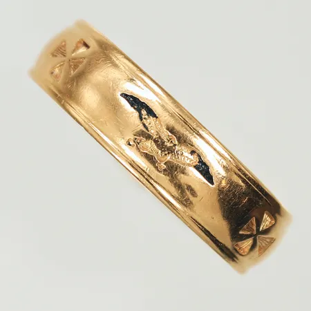 Ring, stl 23, bredd ca 6mm (gravyrer, sliten) 18K 7g