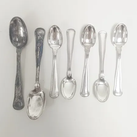 Fem mockaskedar samt två teskedar modell Gammal Dansk längd 9-12cm, COHR, silver 830/1000 Vikt: 88,2 g