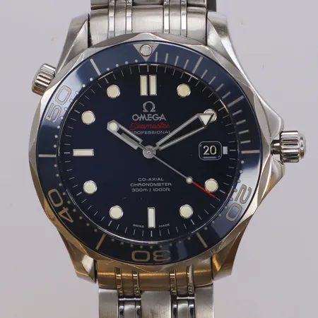 Herrur Omega Seamaster Co-Axial Chronometer, stål, automatisk, 41mm, refnr 21230412003001, serienr 89039183, datum, stållänk, repig, skadad lysmassa på vridring, extra länkbitar, certifikat 2016, pictograms, manual, box.