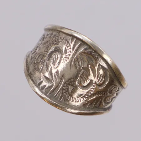 Ring stl:16, bredd 13,2mm, Odd Magnusson, Visby, år 1983, 830/1000 silver Vikt: 3,1 g