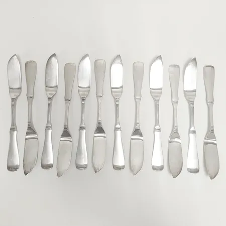 Tolv fiskknivar modell Uppsala längd ca 20cm, MGAB, silver 830/1000 Vikt: 657,5 g