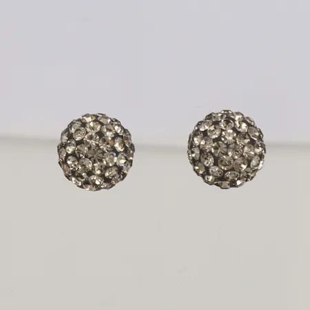 Ett par örhängen med vita stenar Ø10mm, 925/1000 silver Vikt: 2,3 g