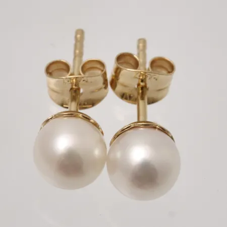 Örhängen mått Ø5,5mm, odlade pärlor, 18K guld, 1,06g.