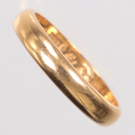 Ring slät stl 20, gravyr, 18K Vikt: 5,9 g
