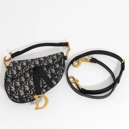 Väska Dior Saddle bag mini ca. 19x14x4cm, nr: 05RU 0294, monogramcanvas, mindre fläckar invändigt, inga övriga tillbehör