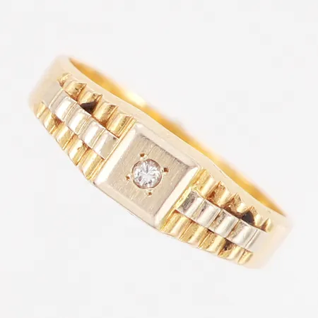 Klackring med diamant 1x0,005ct stl:19¾ bredd: 4-6,5mm, 18K Vikt: 5,4 g