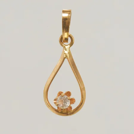 Hänge med vit sten längd inkl ögla 2cm, bredd 1-8mm, 18K Vikt: 0,4 g