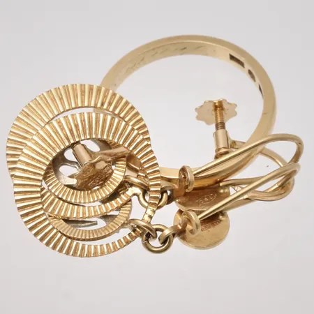 Diverse defekt guld, 18K, 10,89g.