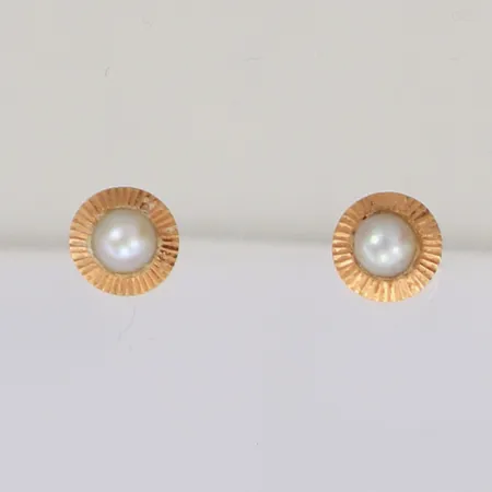 Örhängen med pärlor, bredd 6,4mm, skruvlås, 18K Vikt: 1 g
