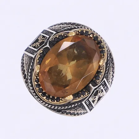 Ring med orange och svarta stenar stl: 21 bredd 5-24mm silver 925/1000 Vikt: 15,7 g