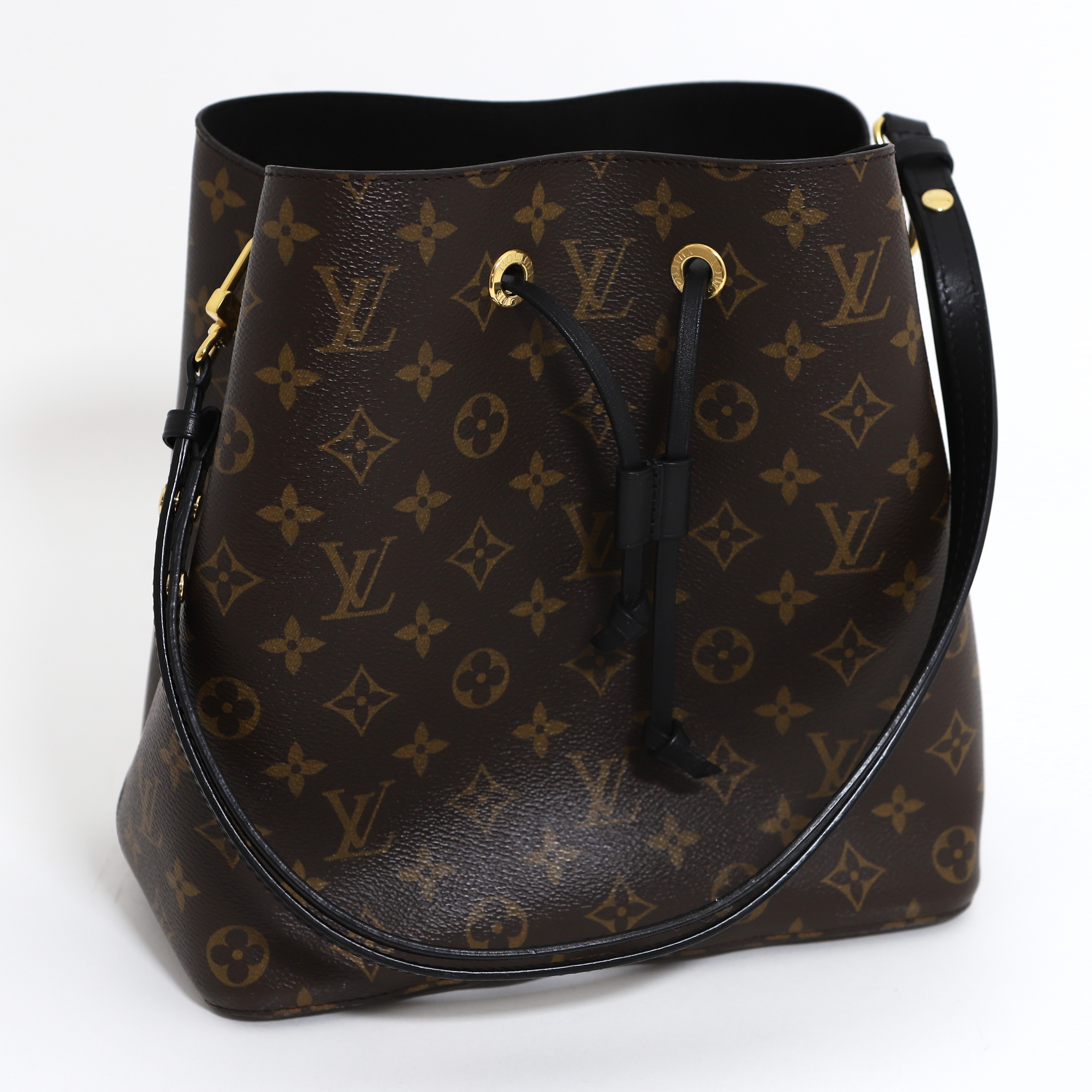 Väska Louis Vuitton NéoNoé MNG Noir, monogram canvas, mått 26x26x17,5cm, modellnr: M44020, datumkod: SP1189, axelrem, kvitto, inköpt 2019 Italien, kartong, bruksslitage, slitage på kartong, svag lukt