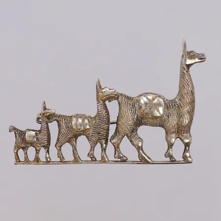 Brosch, lamadjur, 45x30mm, 925/1000 silver Vikt: 6,6 g