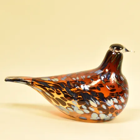 Skulptur i glas Birds by Oiva Toikka Iittala Finland, längd 25 cm, höjd 14 cm, signerad, etikettmärkt, orginallåda Skickas med postpaket.
