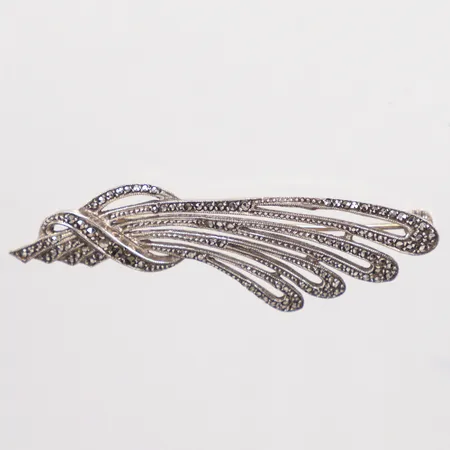 Brosch med markasiter längd 5,7cm bredd 19,0mm silver 830/1000 Vikt: 6,4 g