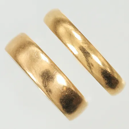 2 Ringar, stl 17½-19, bredd ca 4-5mm (repiga, gravyrer) 18K, 11,4g