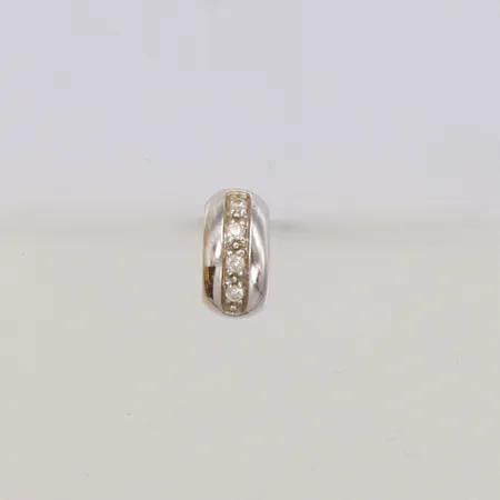 Örhänge med diamanter 4x ca 0,01ct, längd 9,5mm, bredd 5mm, vitguld, 18K Vikt: 0,8 g