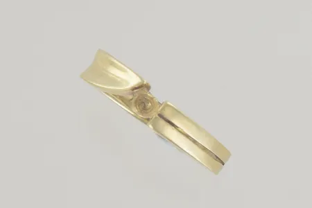 Ring stl:18, sten saknas 18K Vikt: 3,2 g