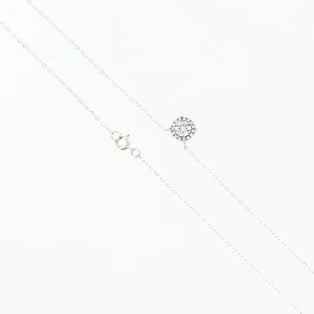Collier vitguld med diamanter 1 x ca 0,02ct samt 14 x 0,005ct, längd 43cm, kedjans bredd 1mm, hänge Ø6,5mm, 18K  Vikt: 1,1 g