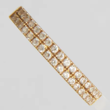 Ring med vita stenar stl:17¼, bredd: 2-3mm, 18K Vikt: 2,6 g