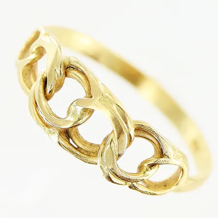 Ring Bismarck stl: 17¾, bredd 2-6,5mm, skevheter, 18K Vikt: 1,8 g