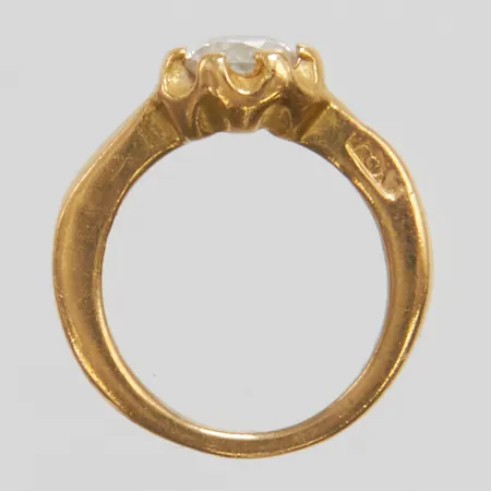 Hänge miniatyr ring med vit sten, längd:9,3-8,3mm, 18K Vikt: 0,4 g