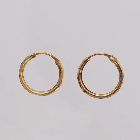 Örhängen hamrade creoler ca Ø12mm, bredd 1,9mm. 21K Vikt: 0,7 g