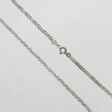Kedja flätad längd: 44cm, bredd: 3mm, silver 925/1000 Vikt: 5,9 g